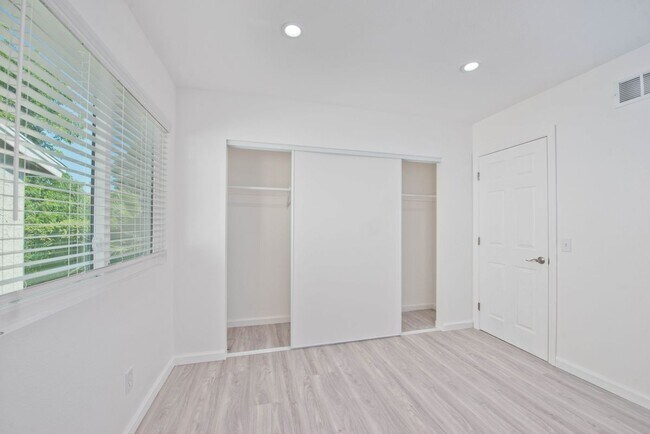 Building Photo - 20227 Elkwood St