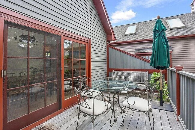 Building Photo - 49 Indian Harbor Dr