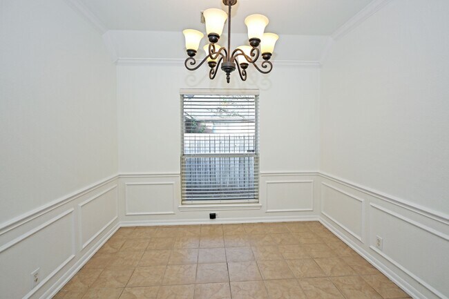 Building Photo - 1131 River Rock