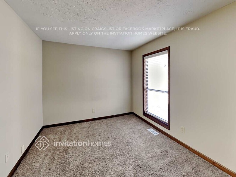 Building Photo - 1050 Rockcrest Dr