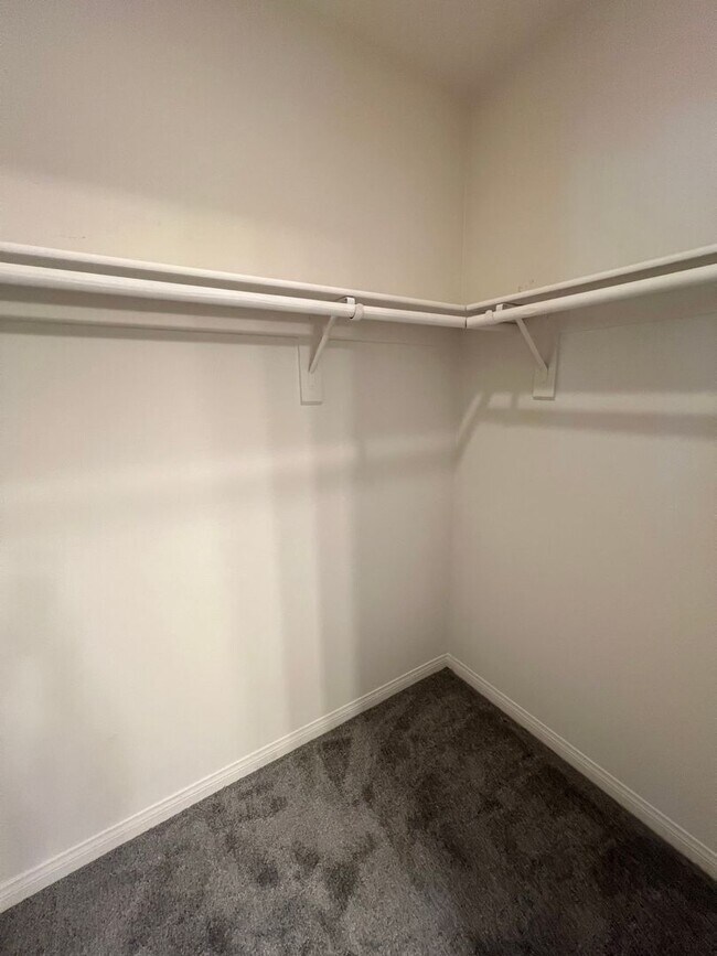 Building Photo - 4 Bedroom townhome available now in Cypress