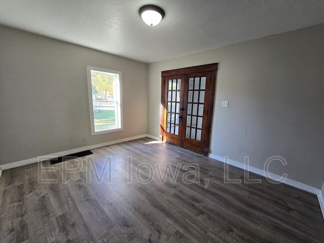 Building Photo - 109 Summit Ave