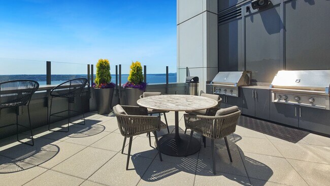 Building Photo - Luxury 1 Bed • 1 Bath at Spire Condominiums