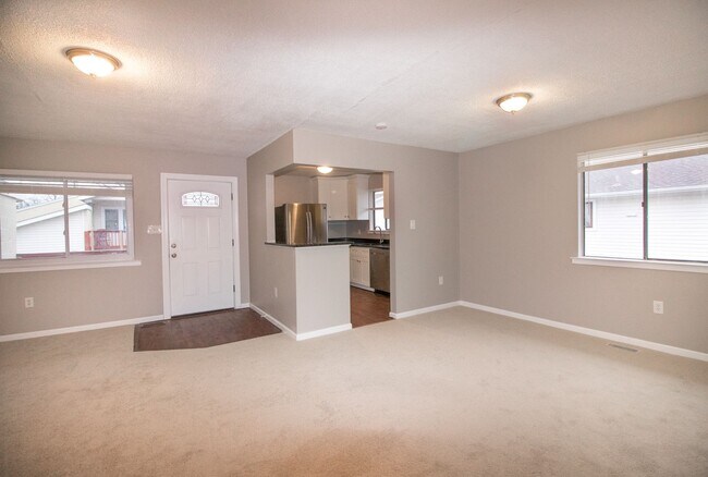Building Photo - Upgraded & Spacious Condo in the Heart of ...