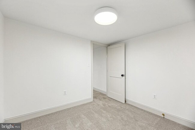 Building Photo - 3348 Chestnut Ave