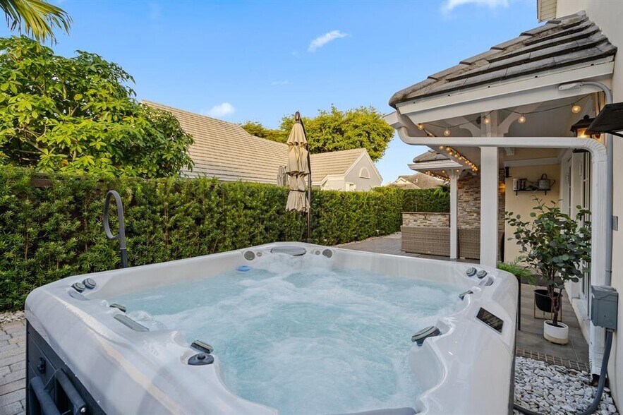 Building Photo - 9937 NW 47th Ter