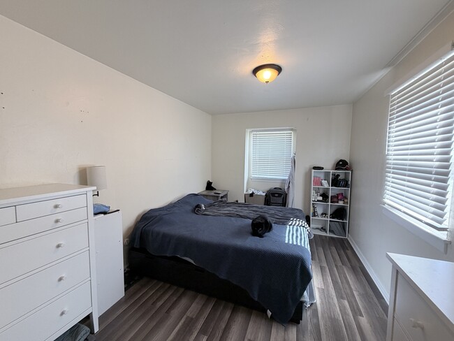 Building Photo - 3327 Lakecrest Rd