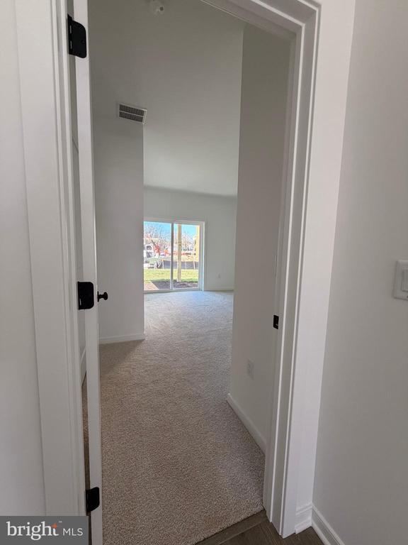 Building Photo - 46 Basswood St