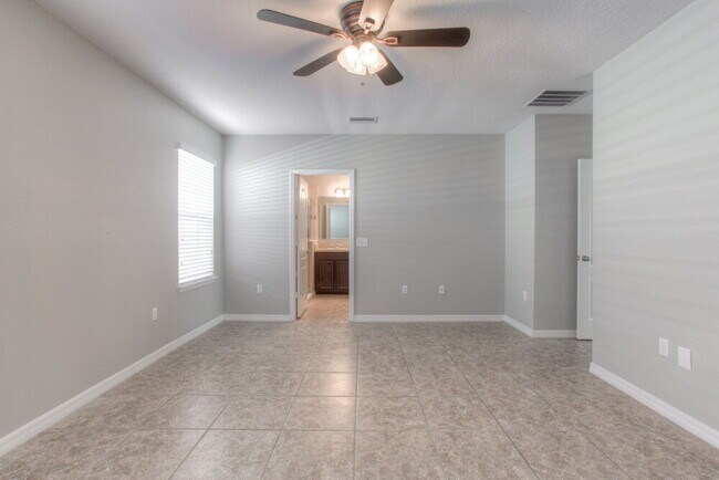 Building Photo - 6794 Glenbrook Dr