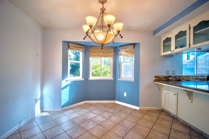 Building Photo - 4404 Bluff Creek Dr