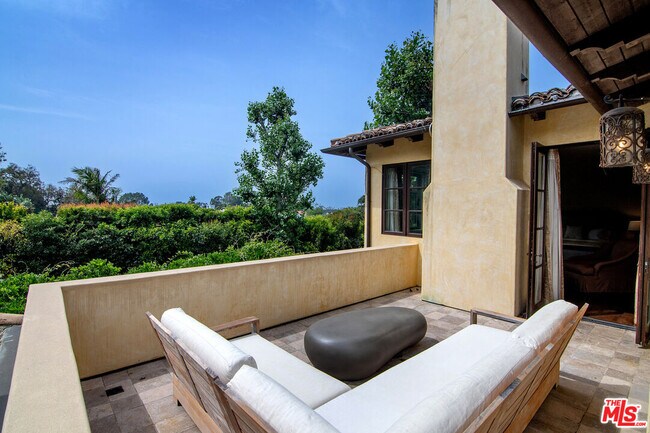 Building Photo - 1221 Minorca Dr
