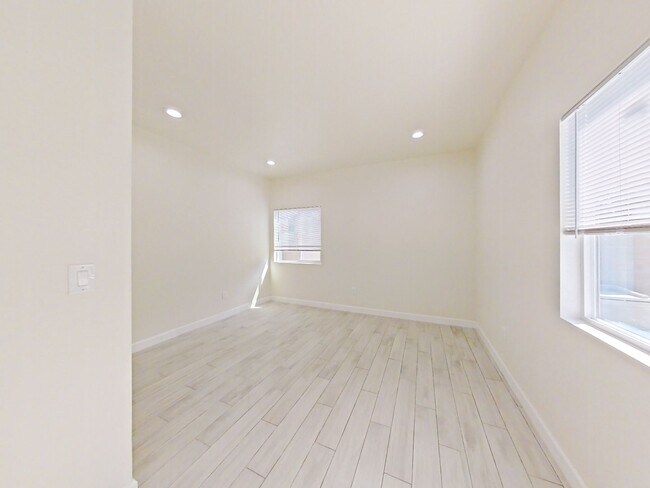 Building Photo - NEW CONSTRUCTION: Modern ADU with Private ...