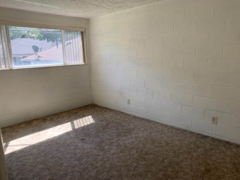Building Photo - 214 N 600 E