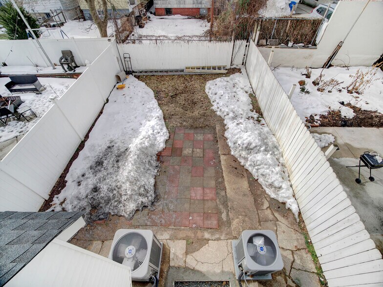 Building Photo - 20 W 49th St