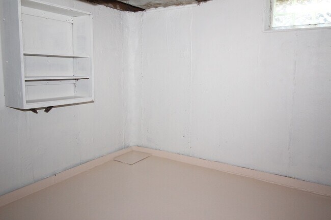 Building Photo - 24909 Grove Ave