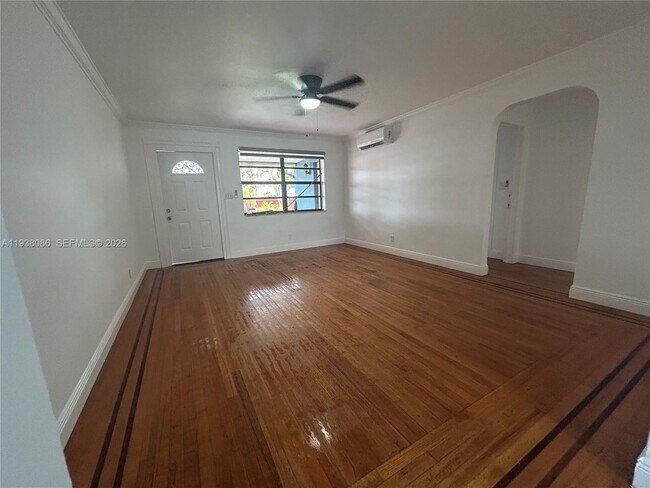 Building Photo - 1839 Wiley St