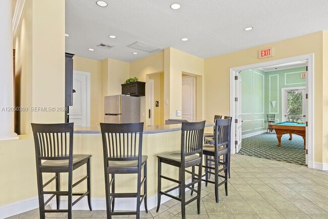 Building Photo - 5060 Fairways Cir