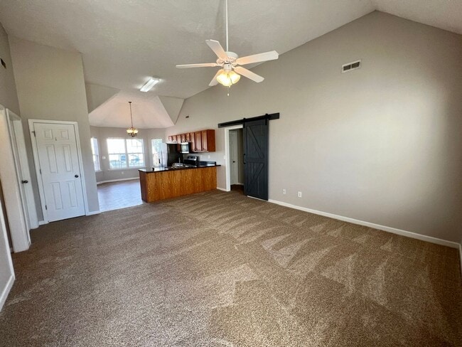 Building Photo - 3 Bed 2 Bath with Bonus in North Blackman Area