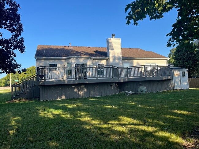 Building Photo - 631 Ridgewood Dr