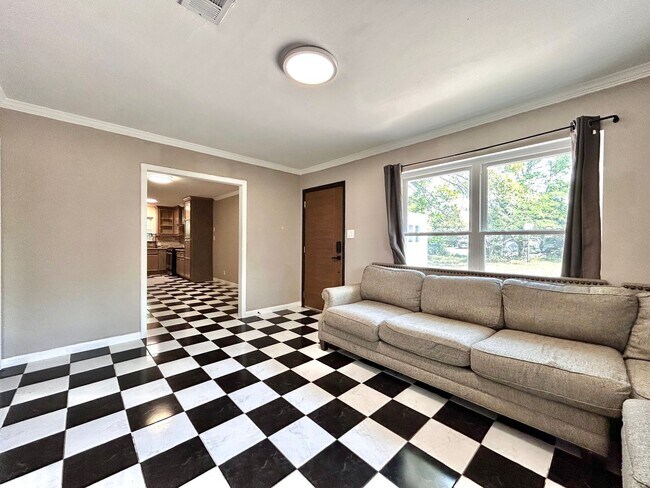 Building Photo - 2309 Devonshire Dr