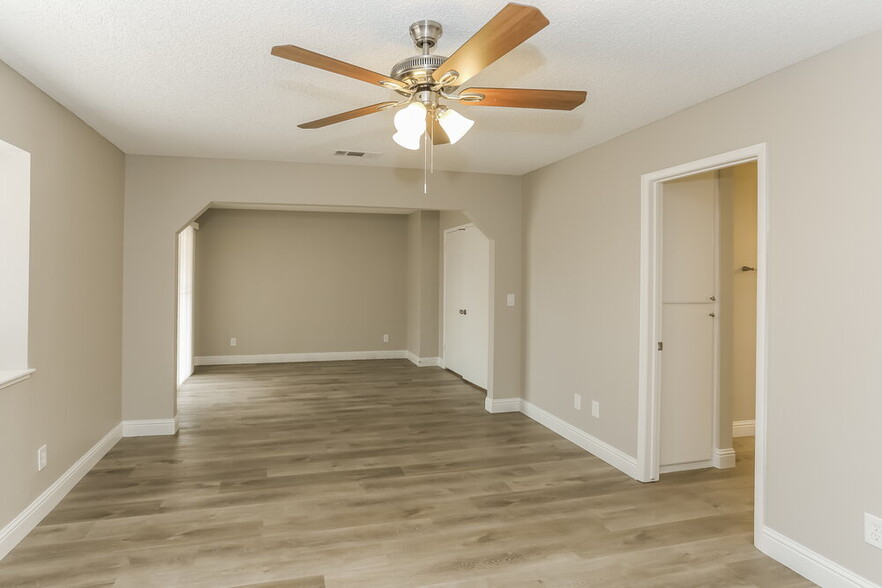 Building Photo - 6533 Faith Peak Dr
