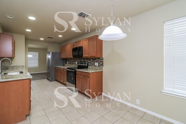 Building Photo - Gorgeous 4 bedroom brick colonial!