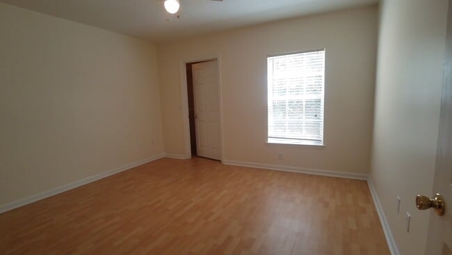 Building Photo - Beautiful 2/2 condo for rent next to Waterford Lakes Town Center and UCF