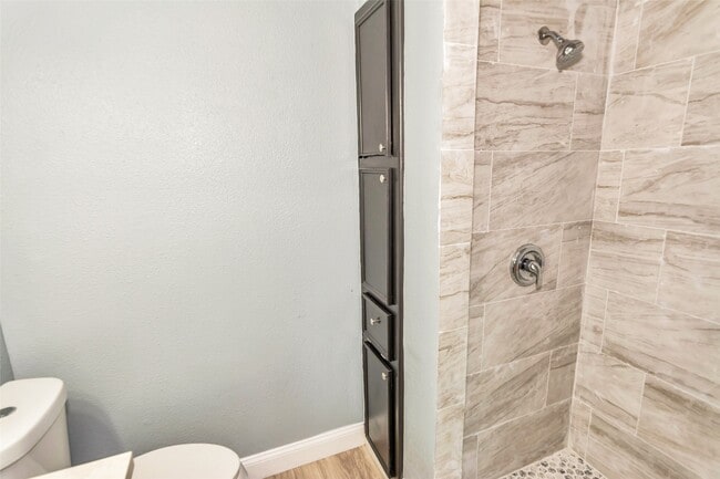 Building Photo - 16223 Brinkwood Dr