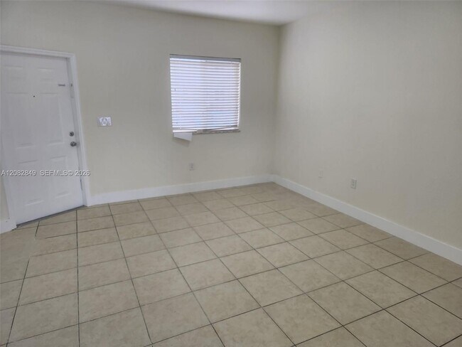 Building Photo - Southeast 31st Court, Homestead, FL 33035 - 3 BR 2.5 BA townhouse