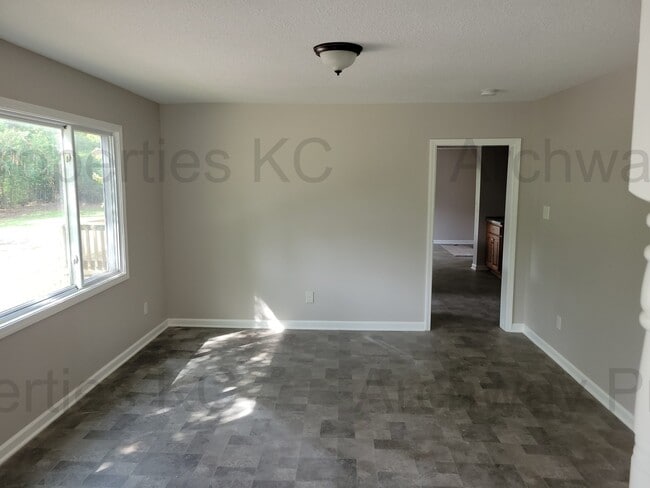 Building Photo - 5336 Farley St