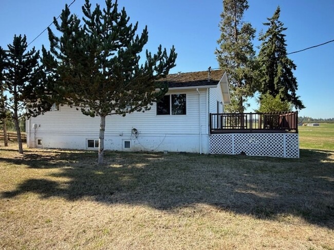Building Photo - 4 Bedroom 2 Bath Country home Dundee OR. P...