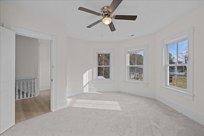 Building Photo - 258 Douglas Ave