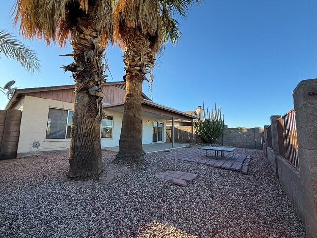 Building Photo - "Charming 3-Bed Oasis with Scenic Views in...