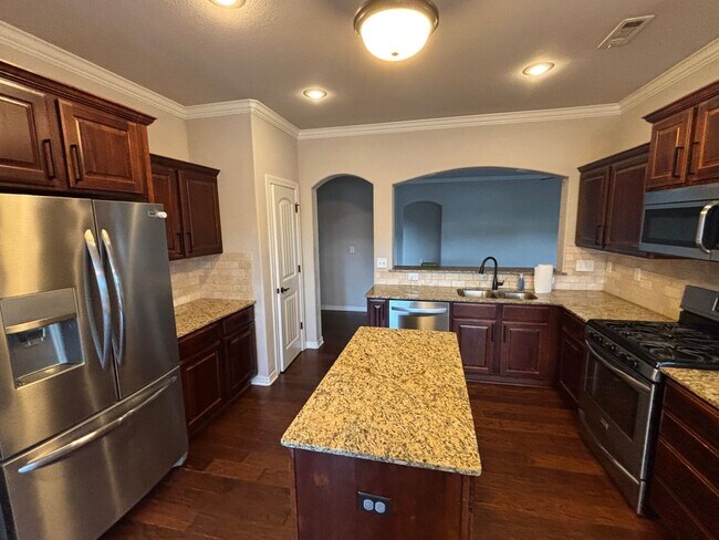 Building Photo - Available Now! Beautiful 3-Bedroom, 2-Bath...