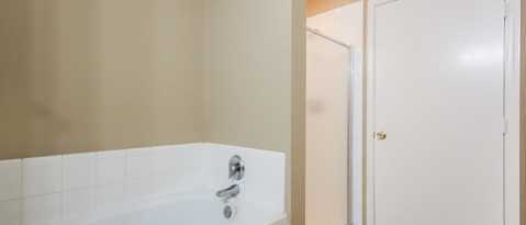 Building Photo - 1127 Laurel Chase Tr