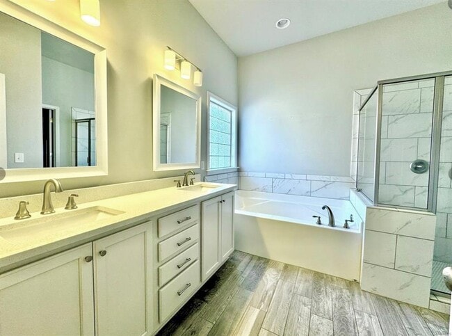 Building Photo - 9147 Cres Lodge Cir