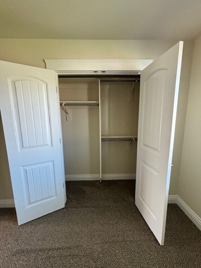 Building Photo - 115 Montalto Dr