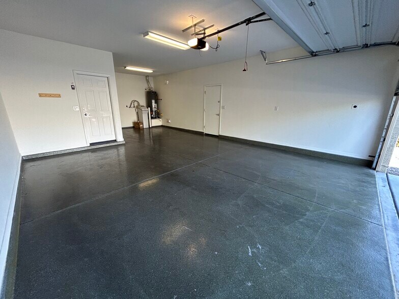 Building Photo - 7930 S 24th Way