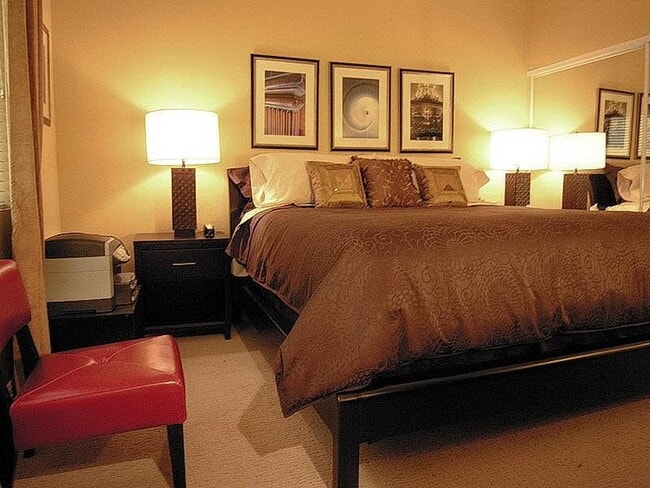 Building Photo - 270 E Flamingo Rd