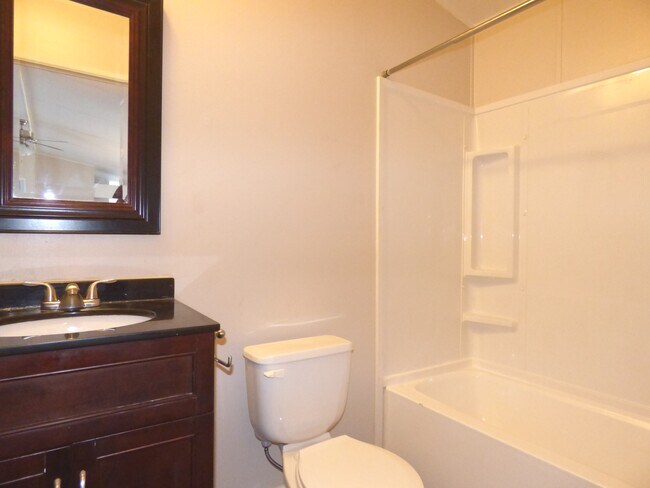 Building Photo - 111 Turtle Cove Dr