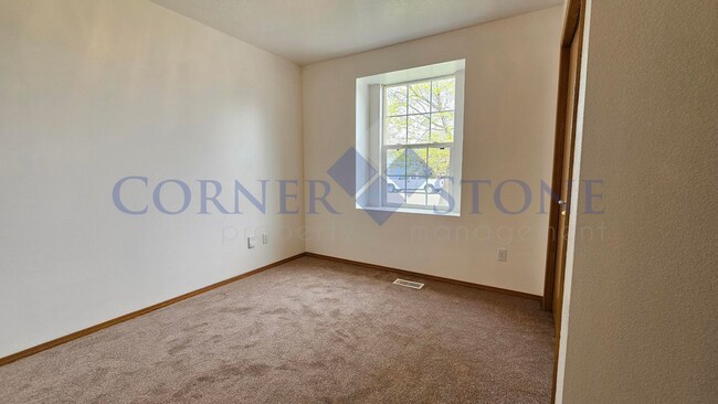 Building Photo - Nampa Home with RV Parking!