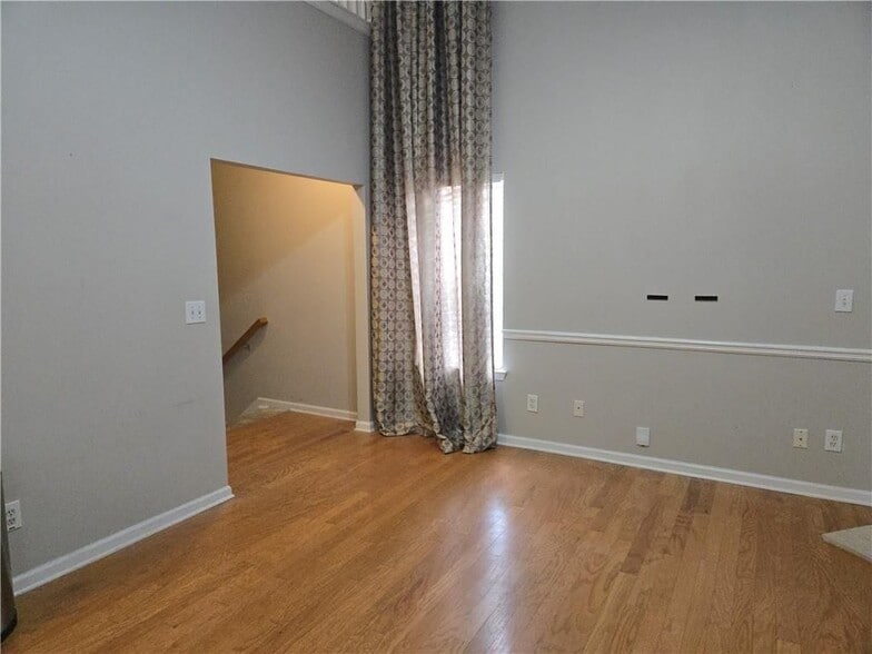 Building Photo - 2581 Laurel Cir NW