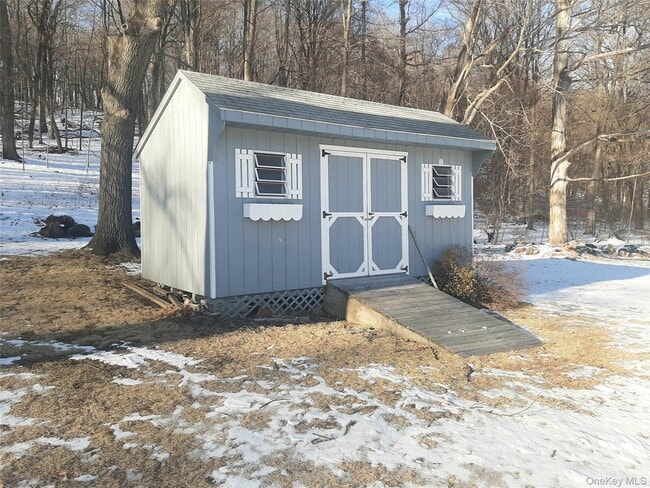 Building Photo - 180 Sylvan Lake Rd