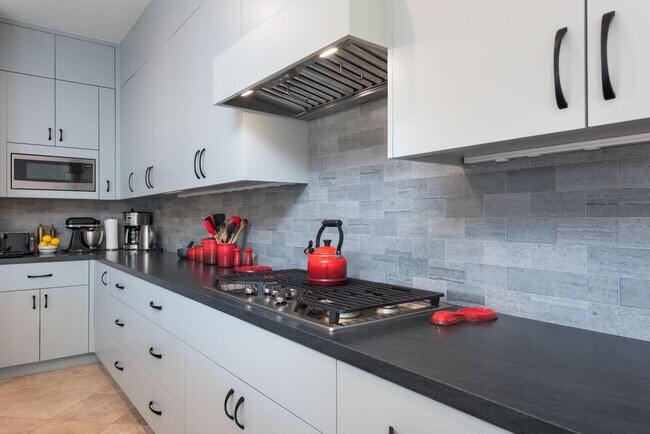 Building Photo - 1615 Savvy Ct