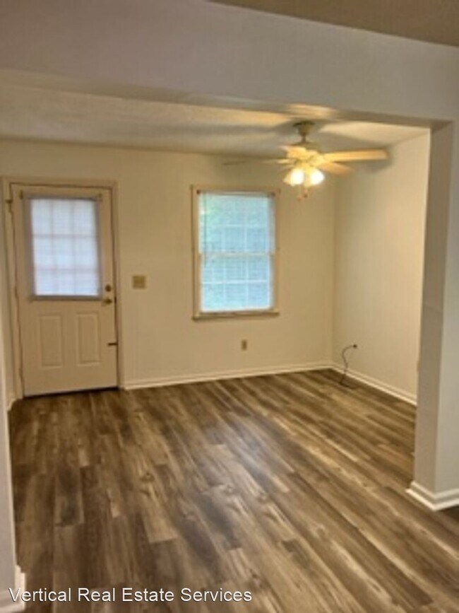 Building Photo - 2 br, 1 bath House - 122-1 Medford Drive