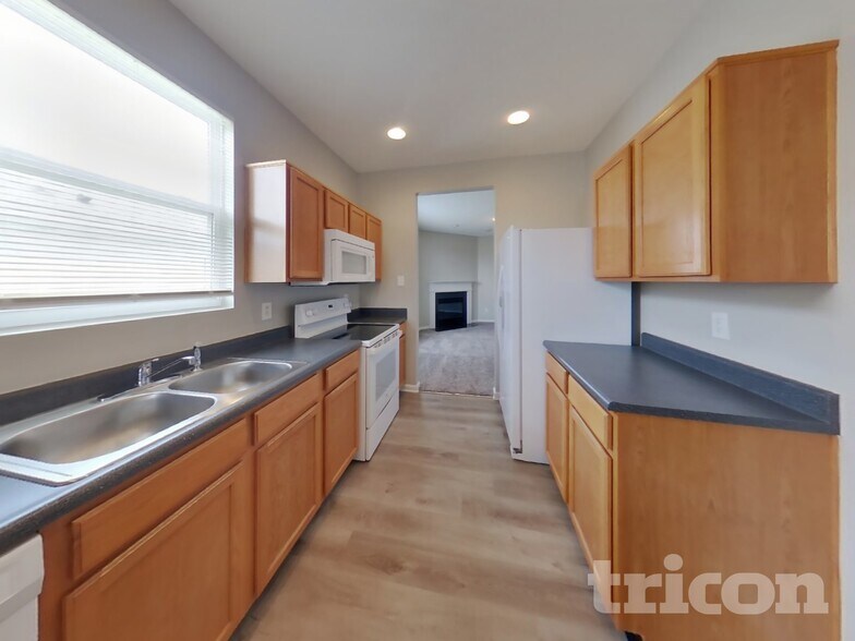 Building Photo - 12675 Old Pond Rd