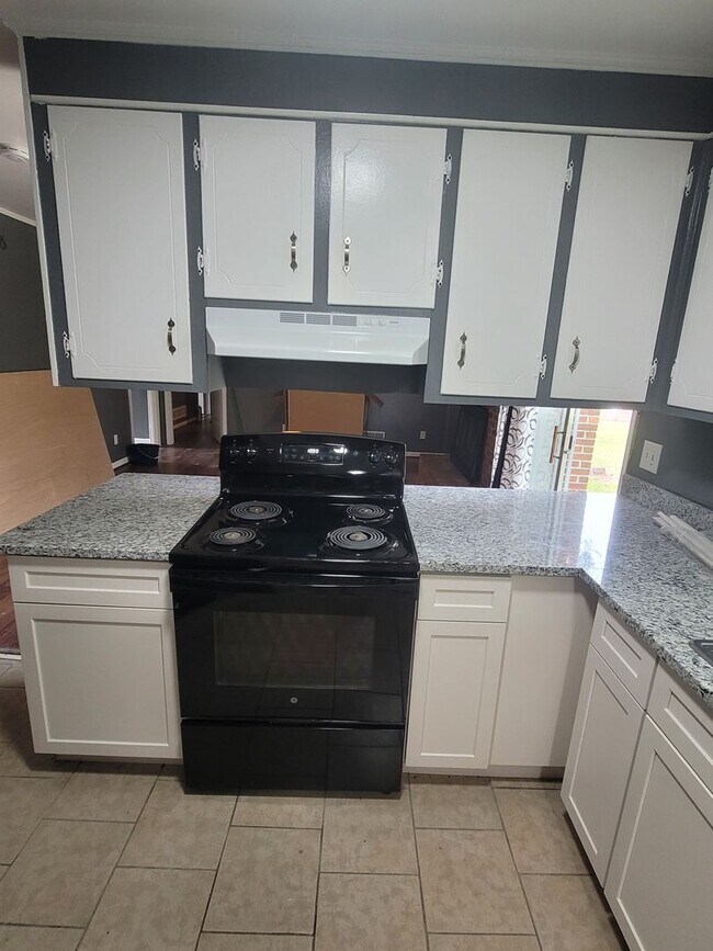 Building Photo - North Columbia