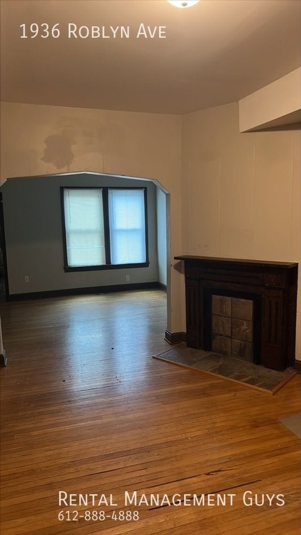 Building Photo - 1936 Roblyn Ave