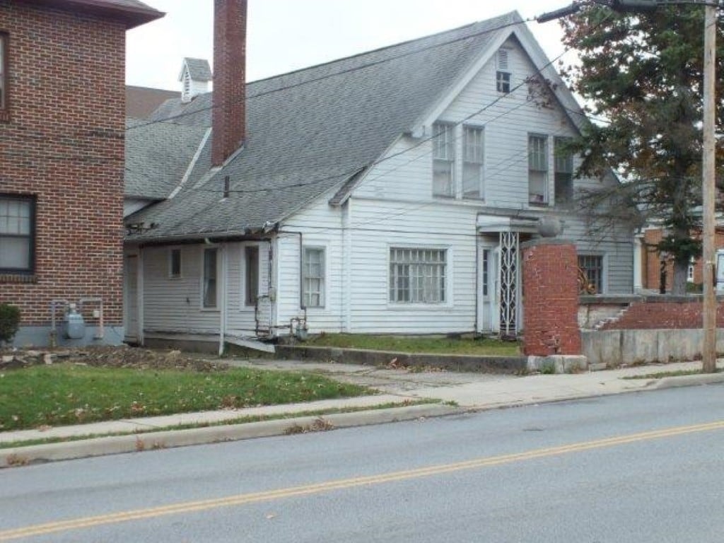 Building Photo - 124 N Jameson Ave