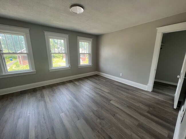 Building Photo - 3826 Avondale Ave